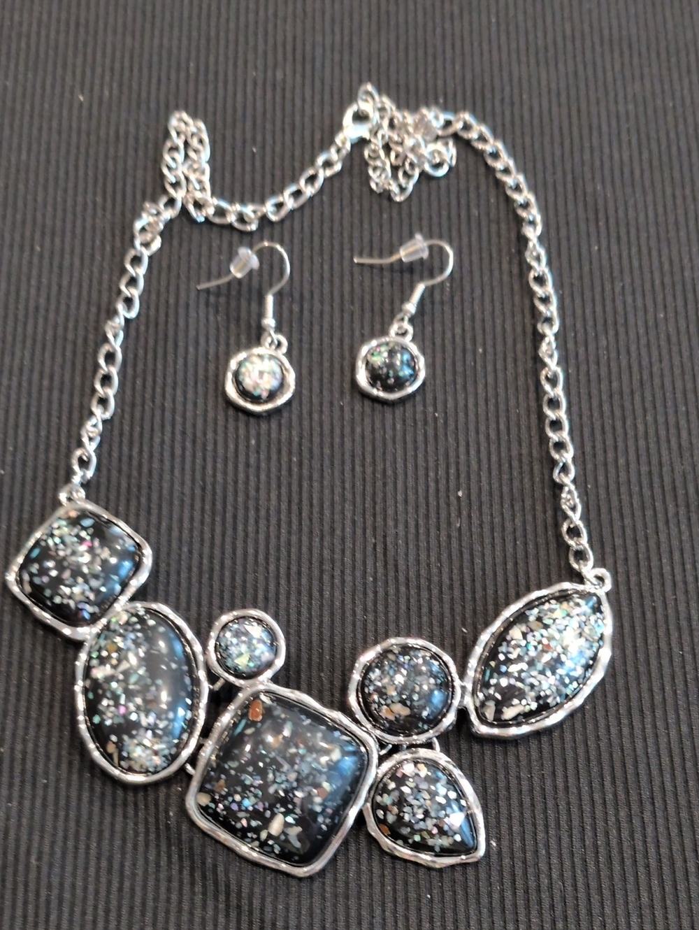 Women's Silver-Tone Black Glitter Statement Necklace 10" & Earring Set